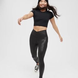 OFFLINE By Aerie The Hugger Crossover High Waisted Crackle Legging size S black
