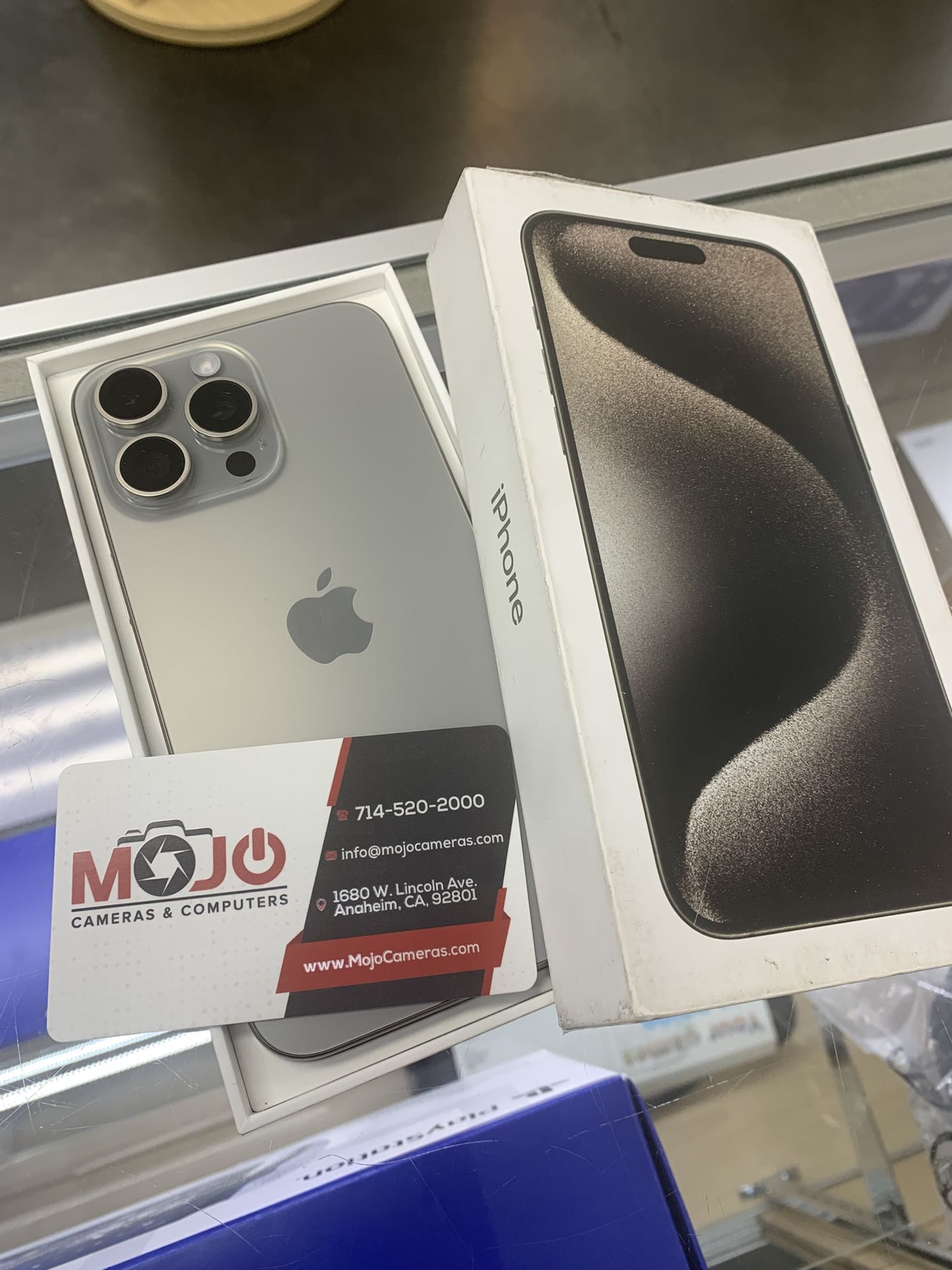 iPhone 15 Pro Max 1TB Natural Titanium