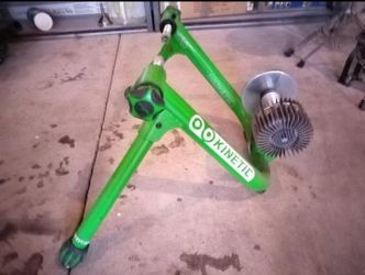 Indoor cycling trainer