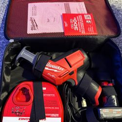 Milwaukee M12 FUEL 12V Lithium-Ion Brushless Cordless HACKZALL Reciprocating Saw Kit