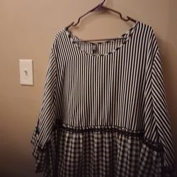 Plus Women black and white dress