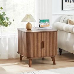 Large Square End Table With Charging