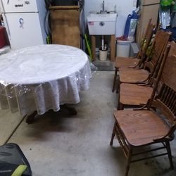 Oak Kitchen Table With 4 Oak Chairs