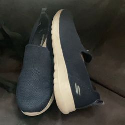 Men’s slip on sketchers navy blue size 8