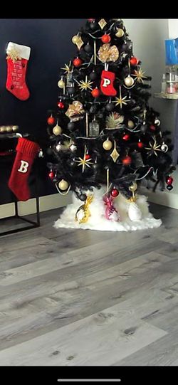 Black 6 Ft Christmas Tree