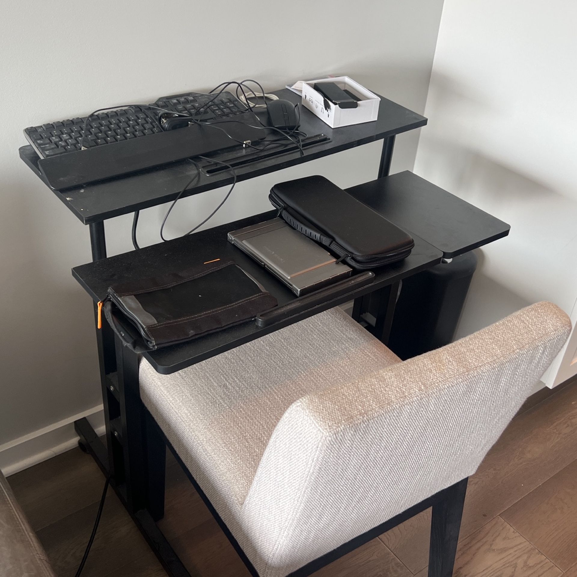 Small Desk On Wheels
