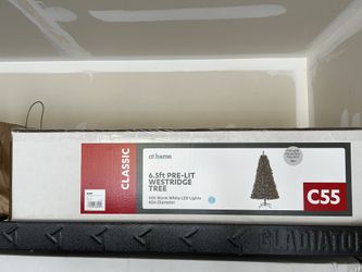 Christmas tree 6.5 Feet Tall