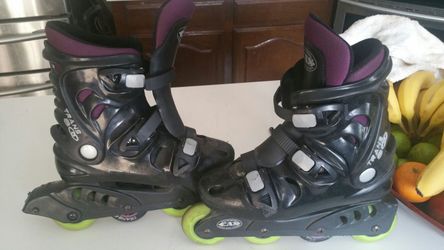 Roller skates/ patines