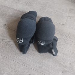 Fox Knee Pads$15