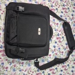 ✨ Maleta Ful para Laptop – Como Nueva 💼✨ Ful Laptop Bag – Like New 💼