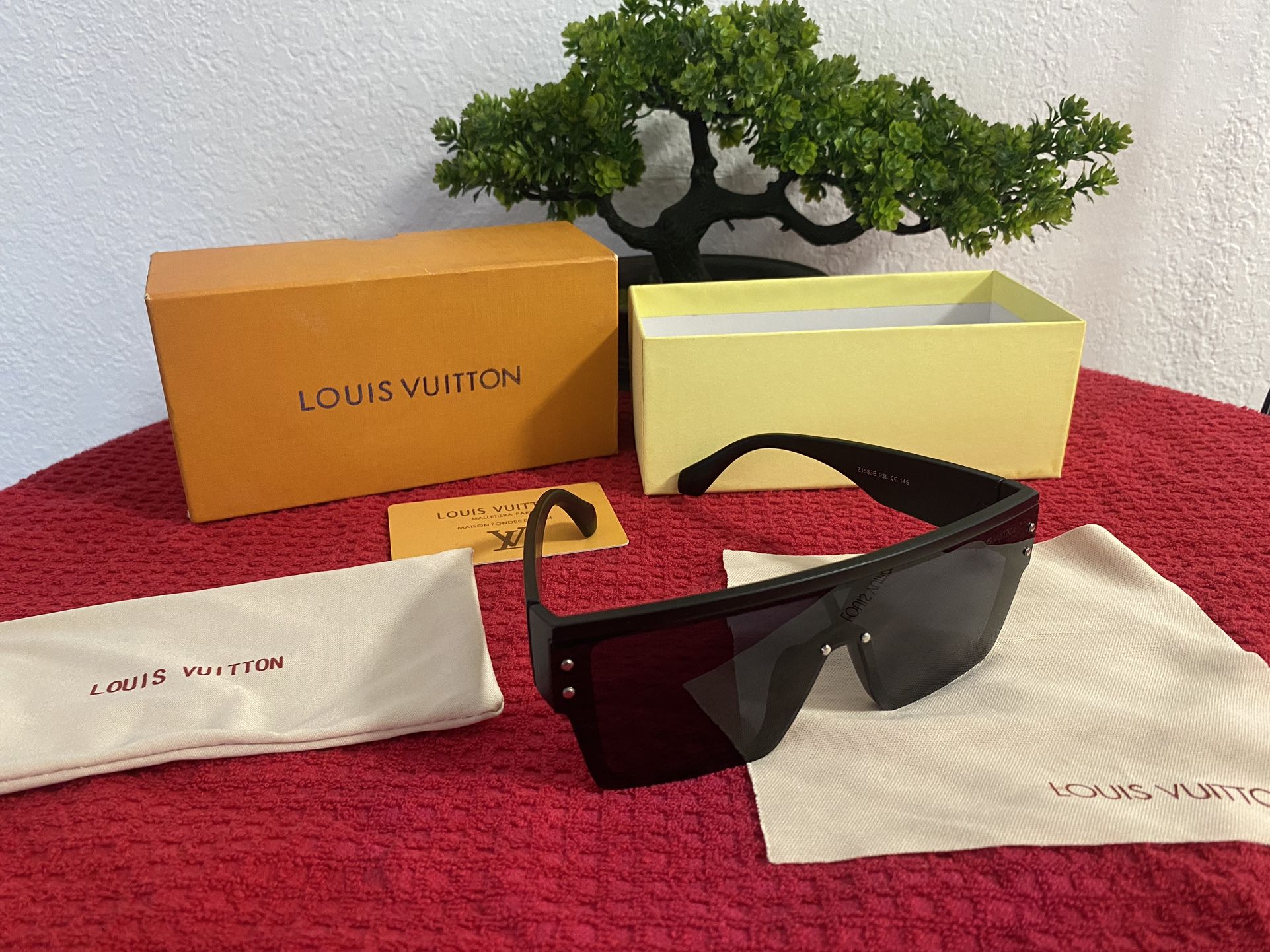Louis Vuitton Glasses 