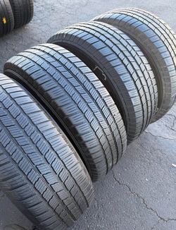 265 65 18 Michelin I sell this Seth of tires with 80% life the 4