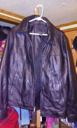 Leather nice jacket 2 inside pockets. 2 outside
