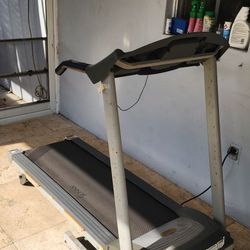 Treadmill 