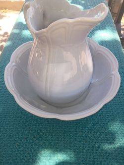 McCoy pottery pitcher and wash basin set