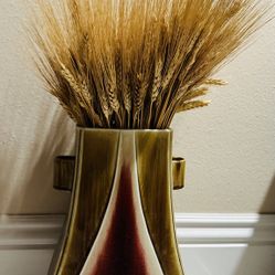 Vase With Arrangements