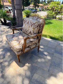 Free French bergère armchair