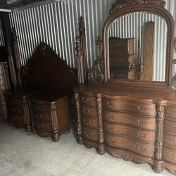 Beautiful King Size Bedroom Set 