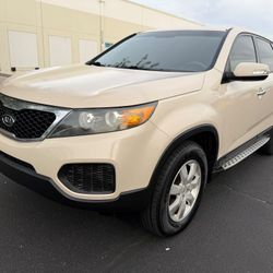 2012 KIA SORENTO LX, GREAT ON GAS, COLD AC, NICE SUV, FINANCE AVAILABLE  🚘