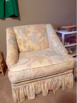 Adorable  floral arm chair