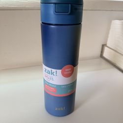 NEW Zak Designs 24 Ounce Stainless Steel Water Bottle, Ombre Bluebell