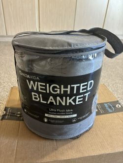 Altavida 12 lb Tan Ultra Plush Mink Microfiber 12 lb.  Weighted Blanket