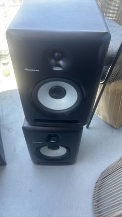 2 pioneer monitors