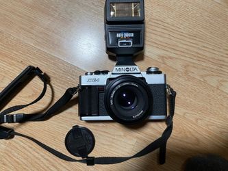 Minolta XG1 Camera w/Lens and flash