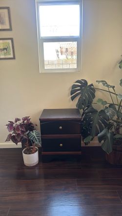 Console table / end table