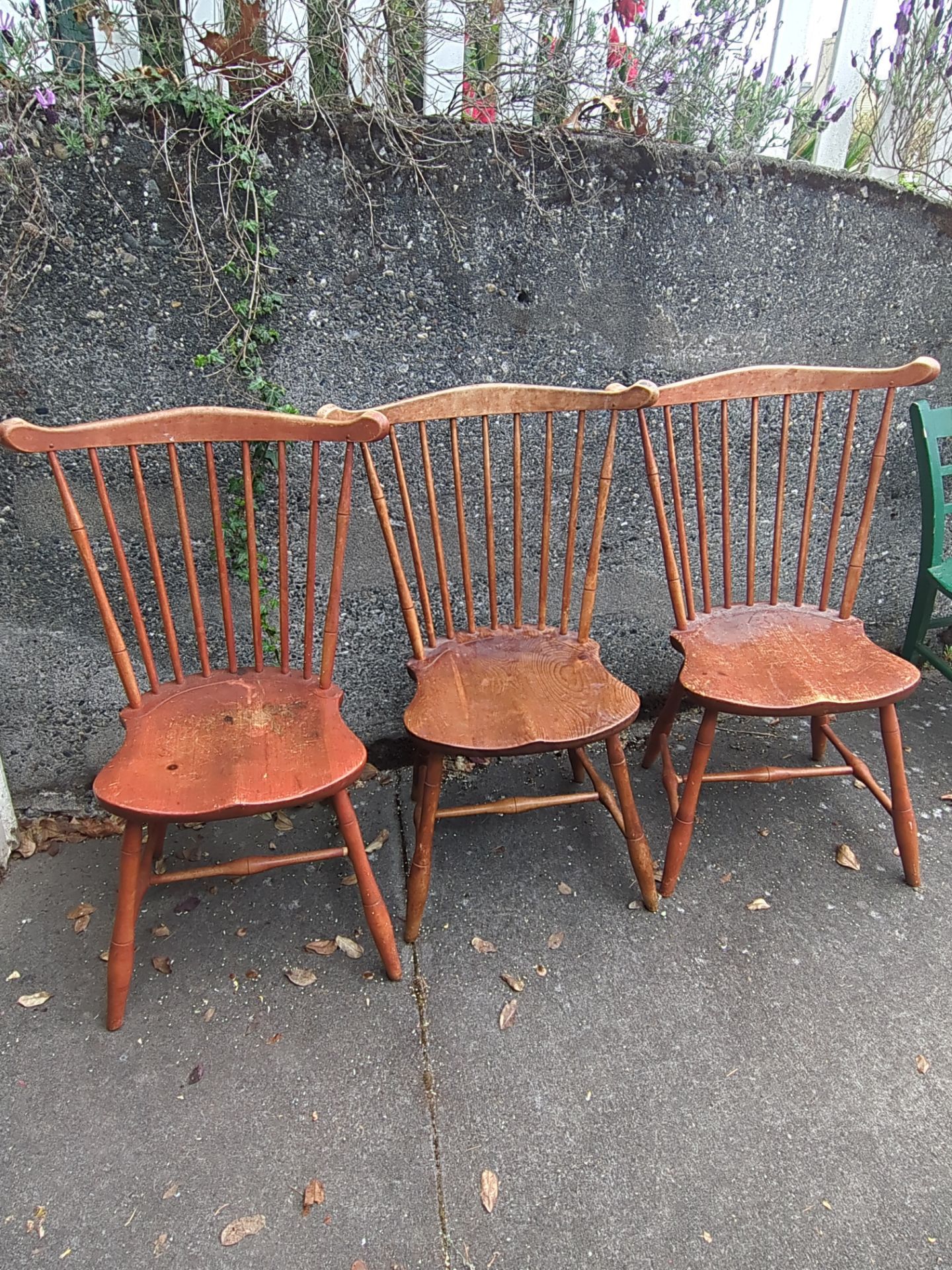 STICKLEY Mid 20th Century Pair of Vintage Solid Fan Back Windsor Side Chairs