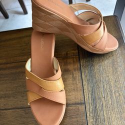 Walkeaze Wedges… As Good As New… Size 7