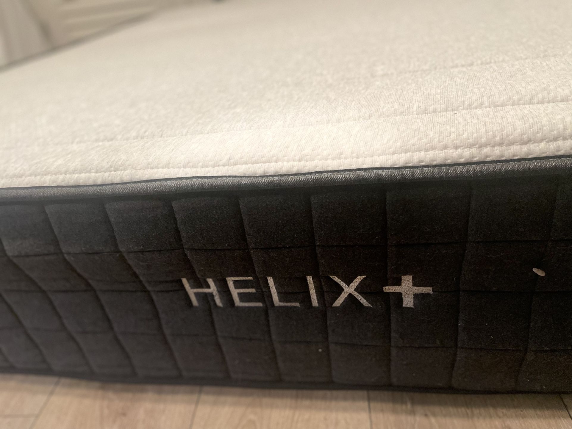 King Size Mattress By Leesa And Box Spring 