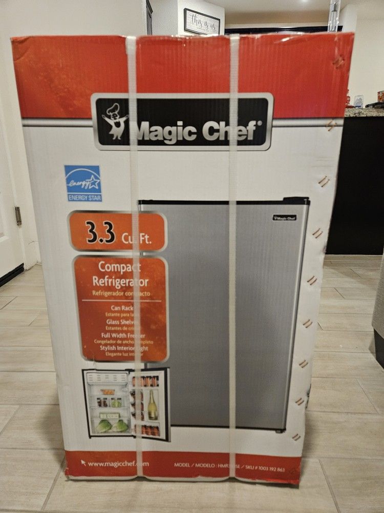 Compact Refrigerator (3.3 Cu. Ft.) - Magic Chef