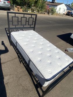 FREE DELIVERY: BeautyRest Hybrid Twin Bed