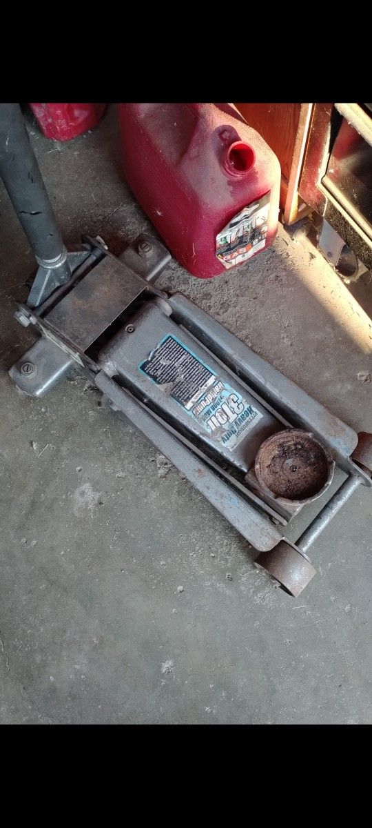 Pittsburgh Heavy Duty 3 Ton Floor Jack
