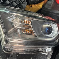 2016-2020 Dodge Durango Headlights W/ Bottom Brackets