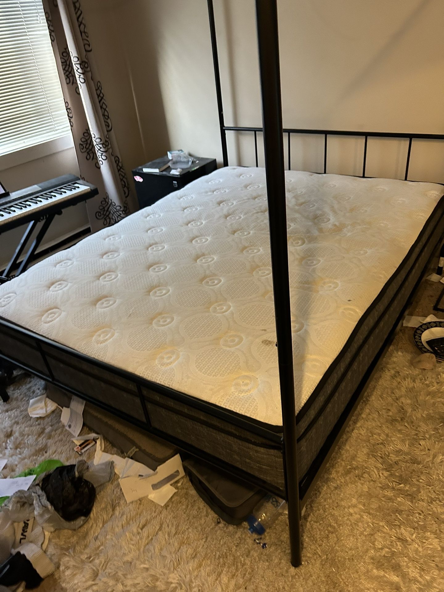 Queen Size Bed W/ Frame 