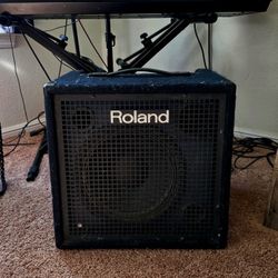In great shape: Roland KC-400 Keyboard Amplifier!