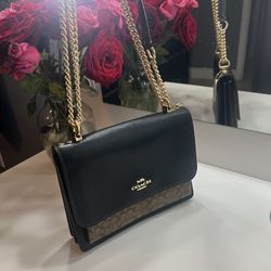 Klare Crossbody Bag In Signature Canvas