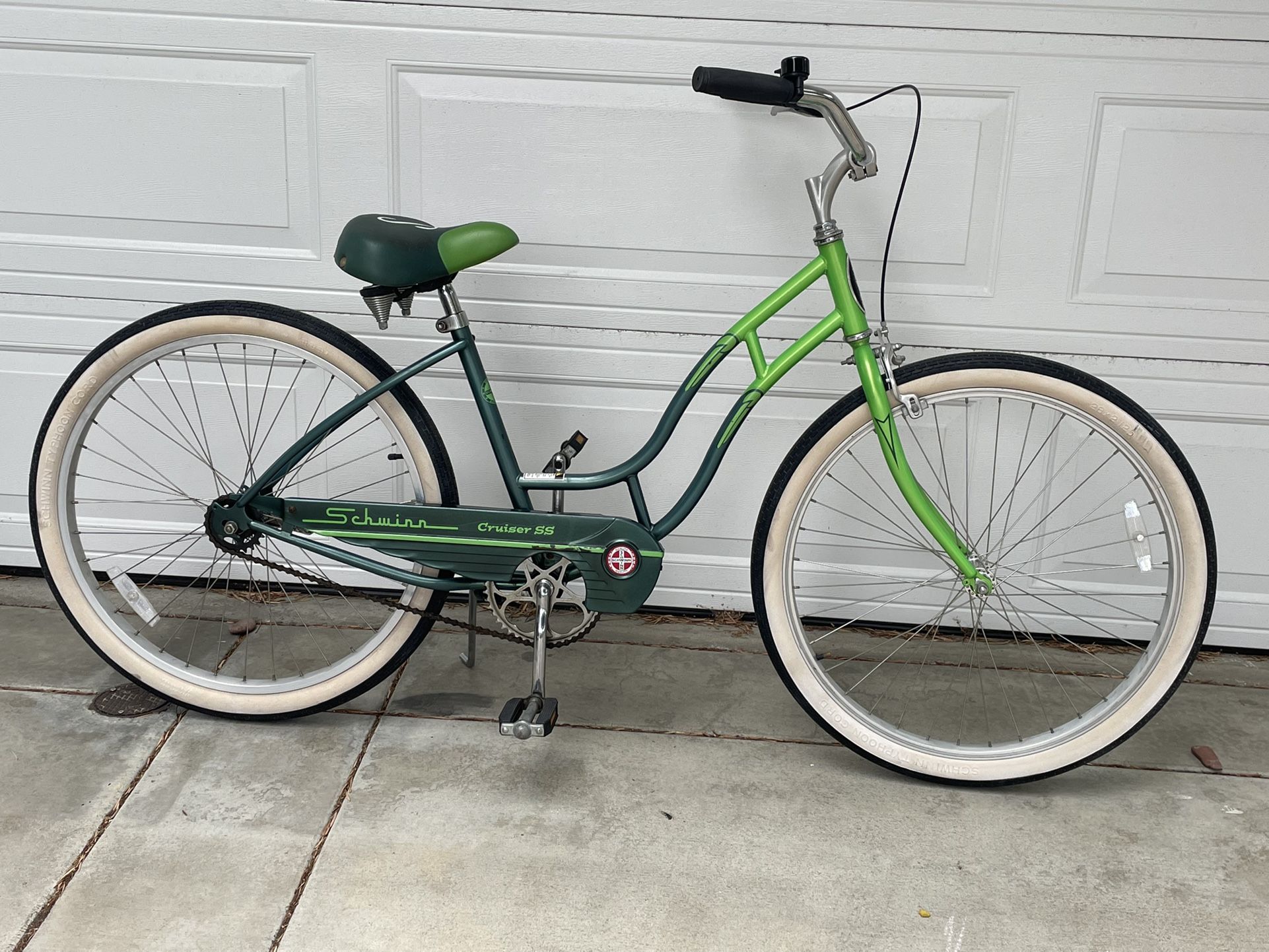 Awesome Classic Authentic Schwinn Cruiser SS - 26” Cruiser