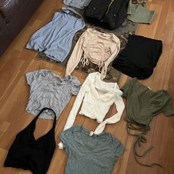 Ropa Talla Mediana $100 Por Todo El Lote De Ropa Buenas Condiciones 