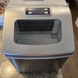 Ice Maker Fooing Portable Great For Inside Or Outside By Pool Or Garden Bbq Party