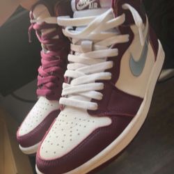 Air Jordan 1 Retro High OG 'Bordeaux' Size 8