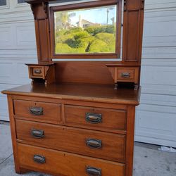 Beautiful vintage tage dresser and mirror