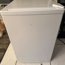 Mini Refrigerator 