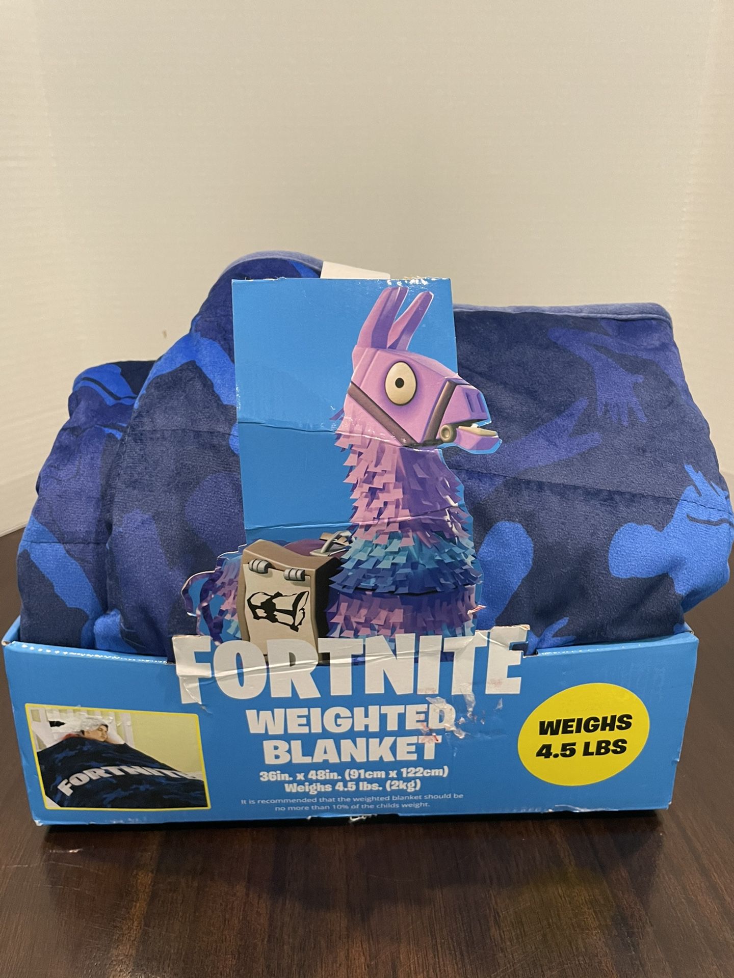 Fortnite weighted Blanket 4.5 pounds Brand new 