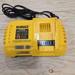 Dewalt 20v Fast Charger Brand New