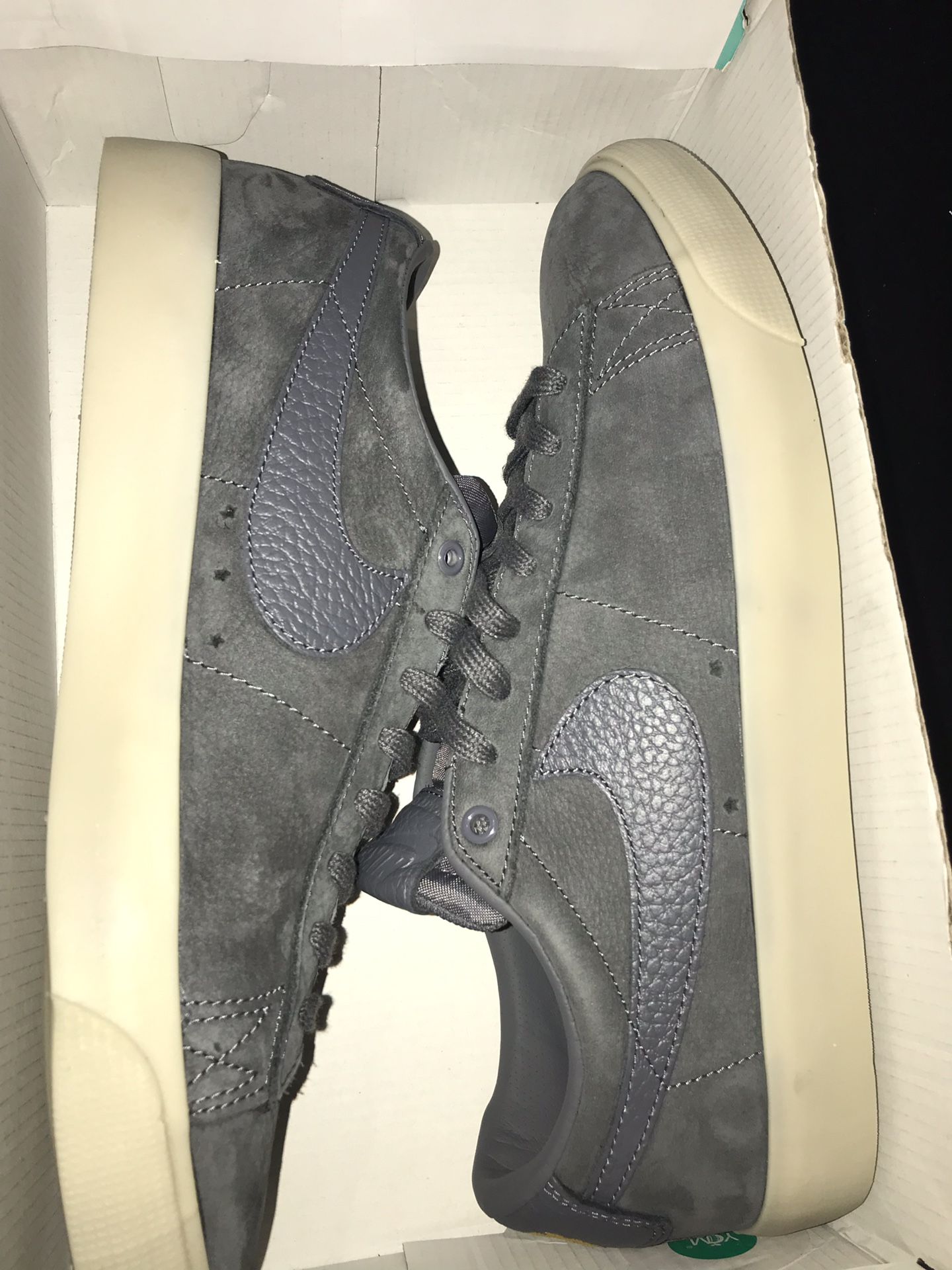 Nike SB Zoom Blazer Low QS Size 10 (Only)