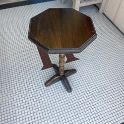 Small Pedestal Stand