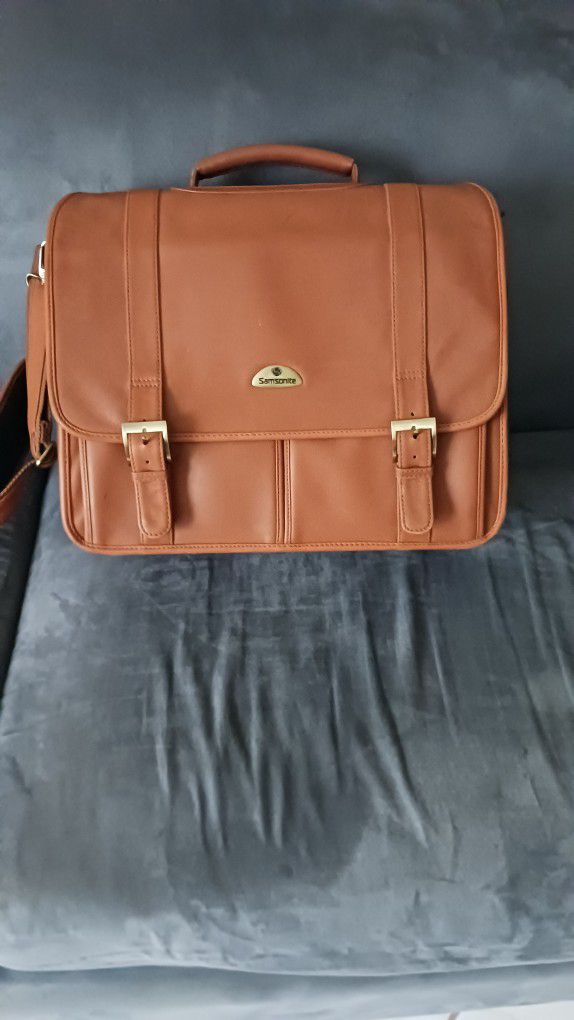 Classic Samsonite Leather Bag  
